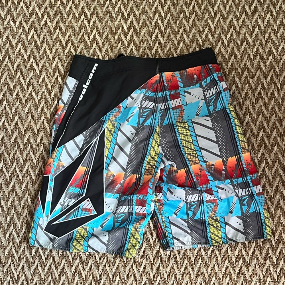 Volcom Black and Blue Athletic Shorts with Geometric Design